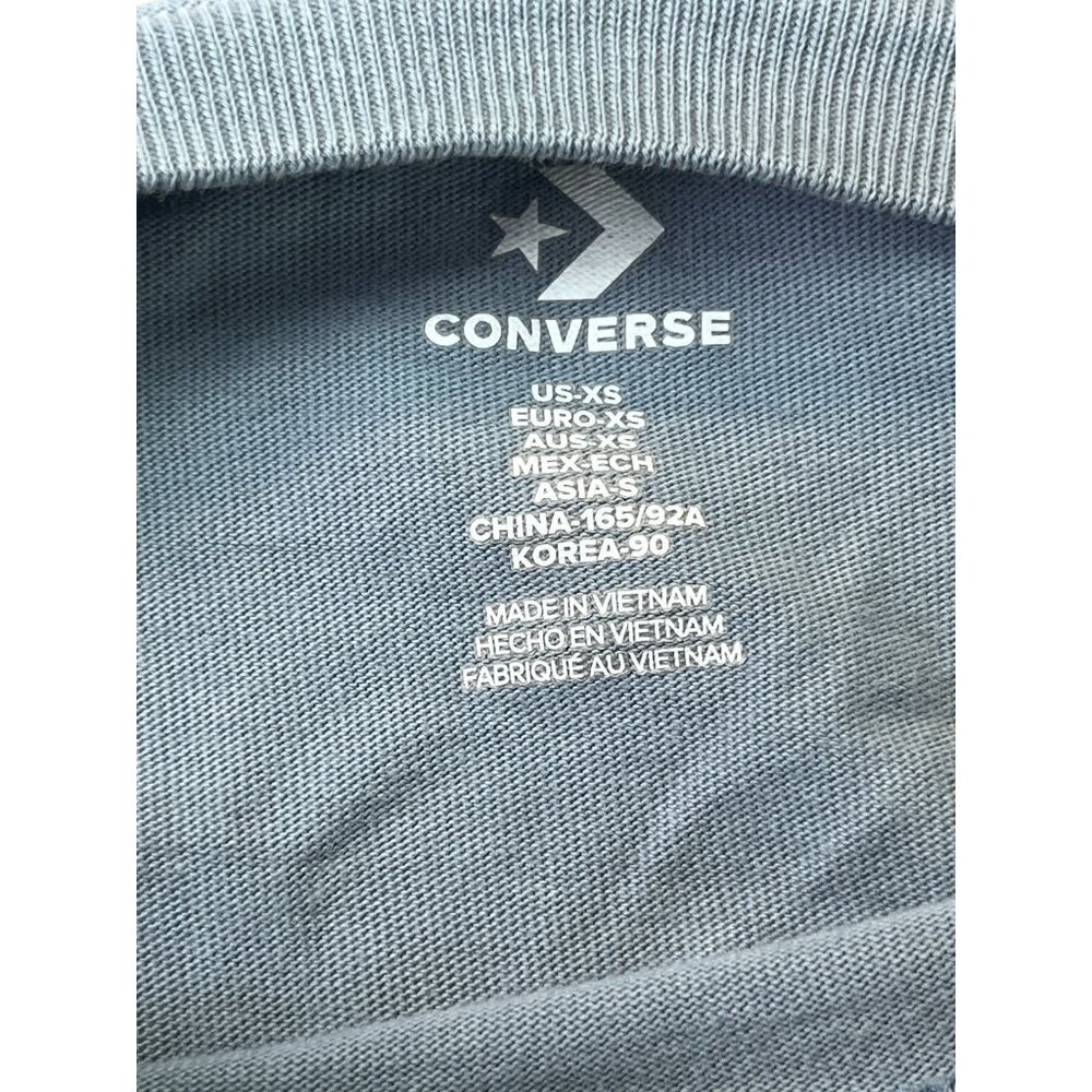 Converse men’s Long sleeve crewneck light blue flower pocket graphic extra small - Picture 7 of 8